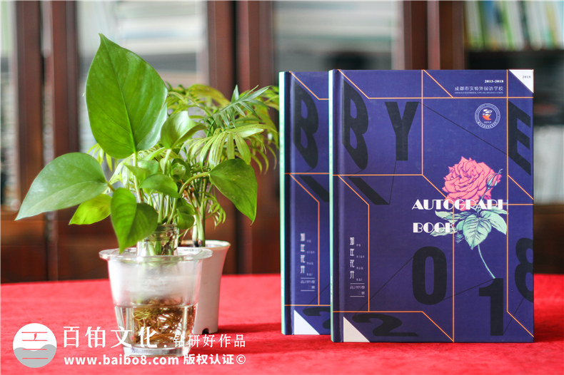 精選的小學畢業(yè)紀念冊序言和初中畢業(yè)紀念冊前言兩篇第1張-宣傳畫冊,紀念冊設(shè)計制作-價格費用,文案模板,印刷裝訂,尺寸大小