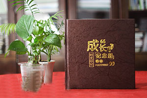 制作紀(jì)念冊(cè) 記載美好往事 大概的紀(jì)念冊(cè)制作流程是怎樣的？